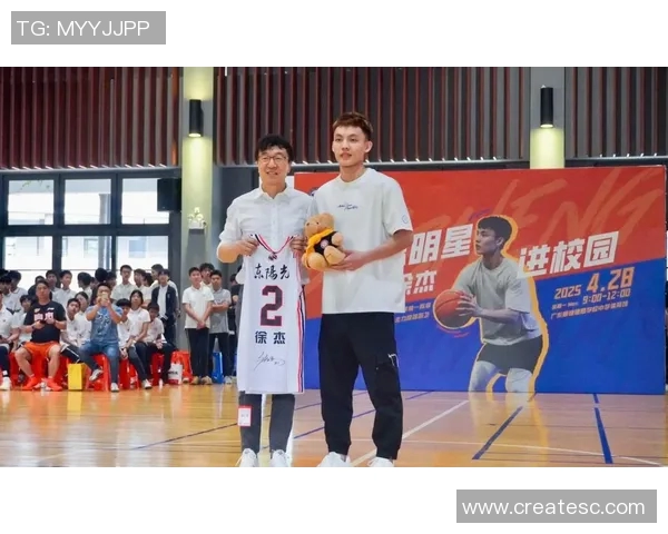 不甘心！徐杰独坐替补席默默承受广东被淘汰的失落与遗憾